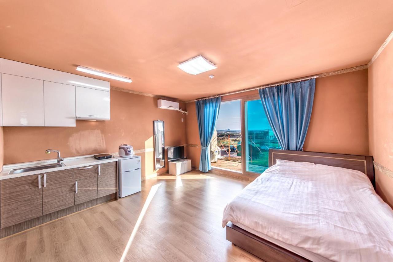 Lohas Pension Seogwipo Exterior photo